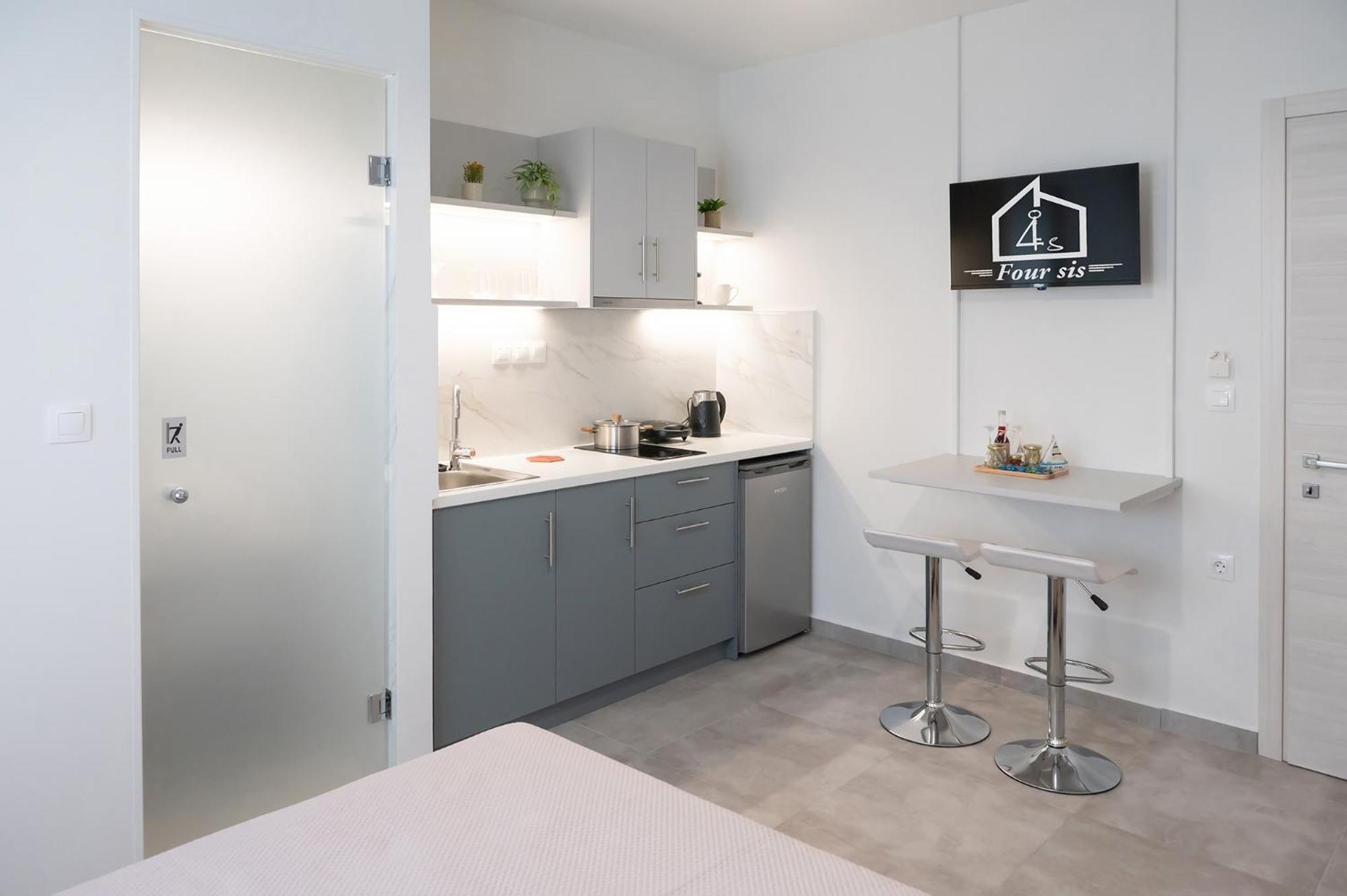 Four Sis Rooms Mangana Ngoại thất bức ảnh