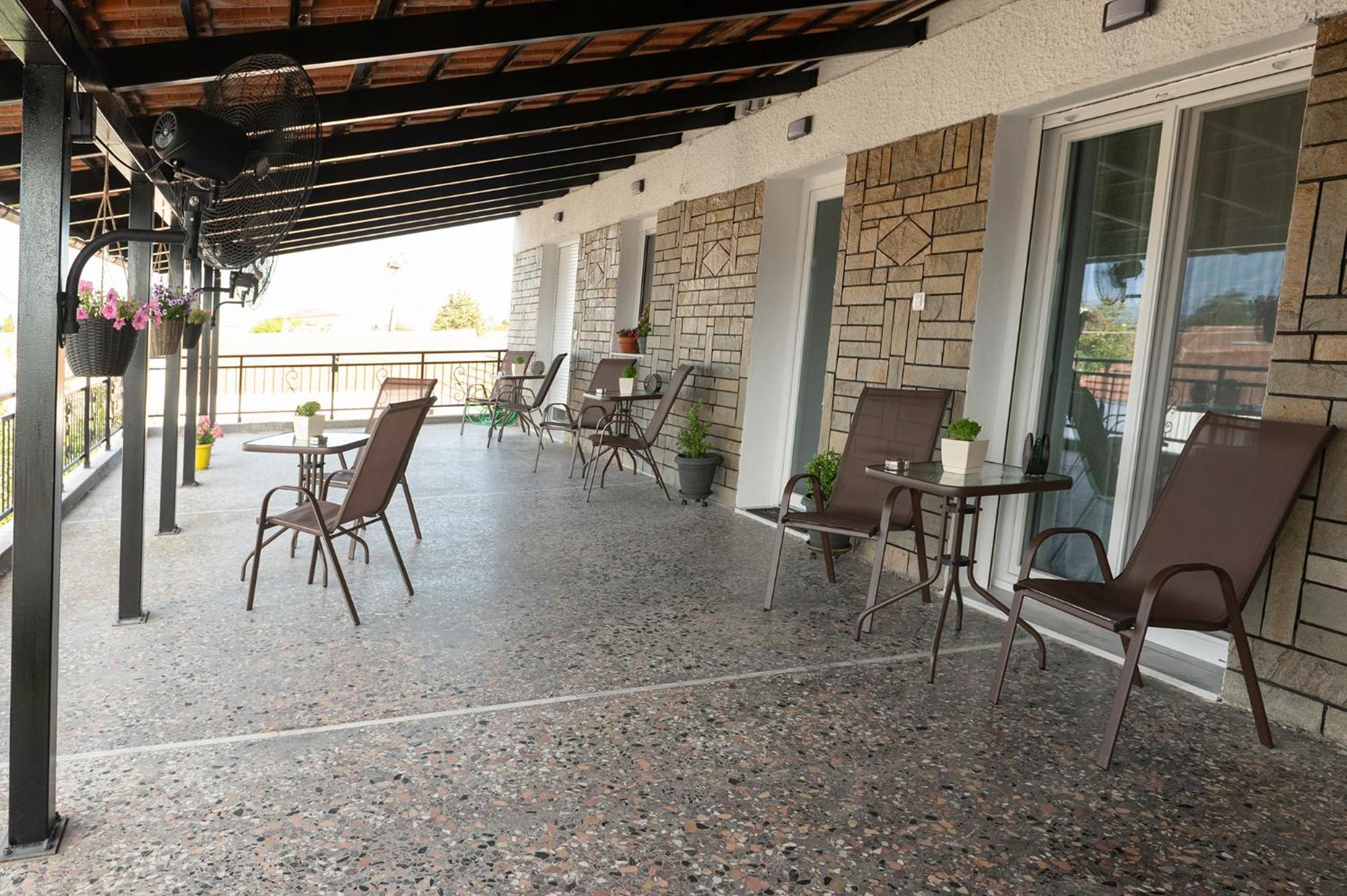 Four Sis Rooms Mangana Ngoại thất bức ảnh